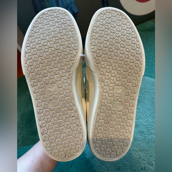 Veja White and Green Women's Sneakers - Picture 14 of 16